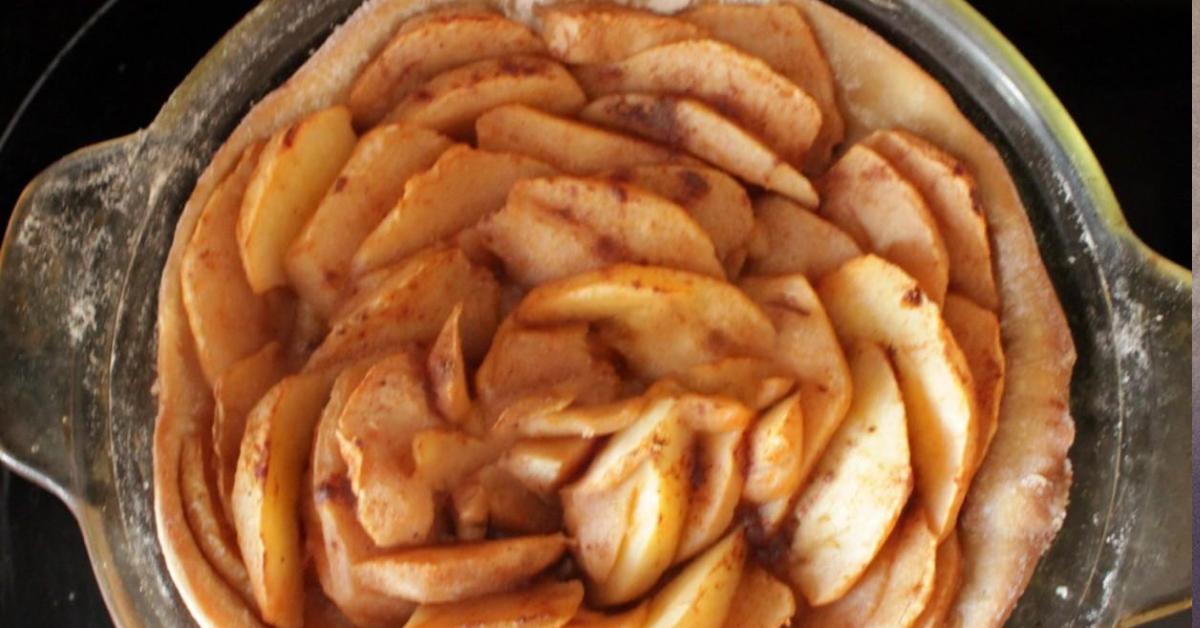 Այսօր պատրաստում ենք խնձորով բաց թխվածք