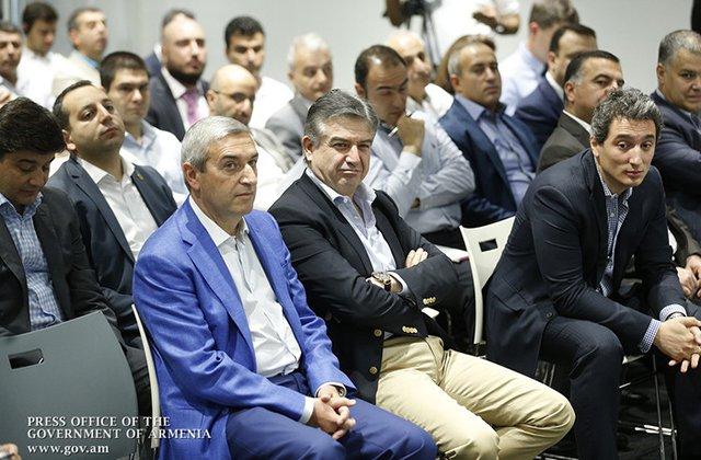 PM attends ‘Armenia’s digitization agenda’ conference